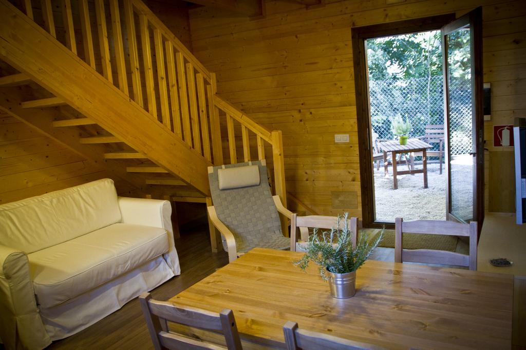 Apartamentos El Bosquet サン・クガ・デル・バリェス 部屋 写真